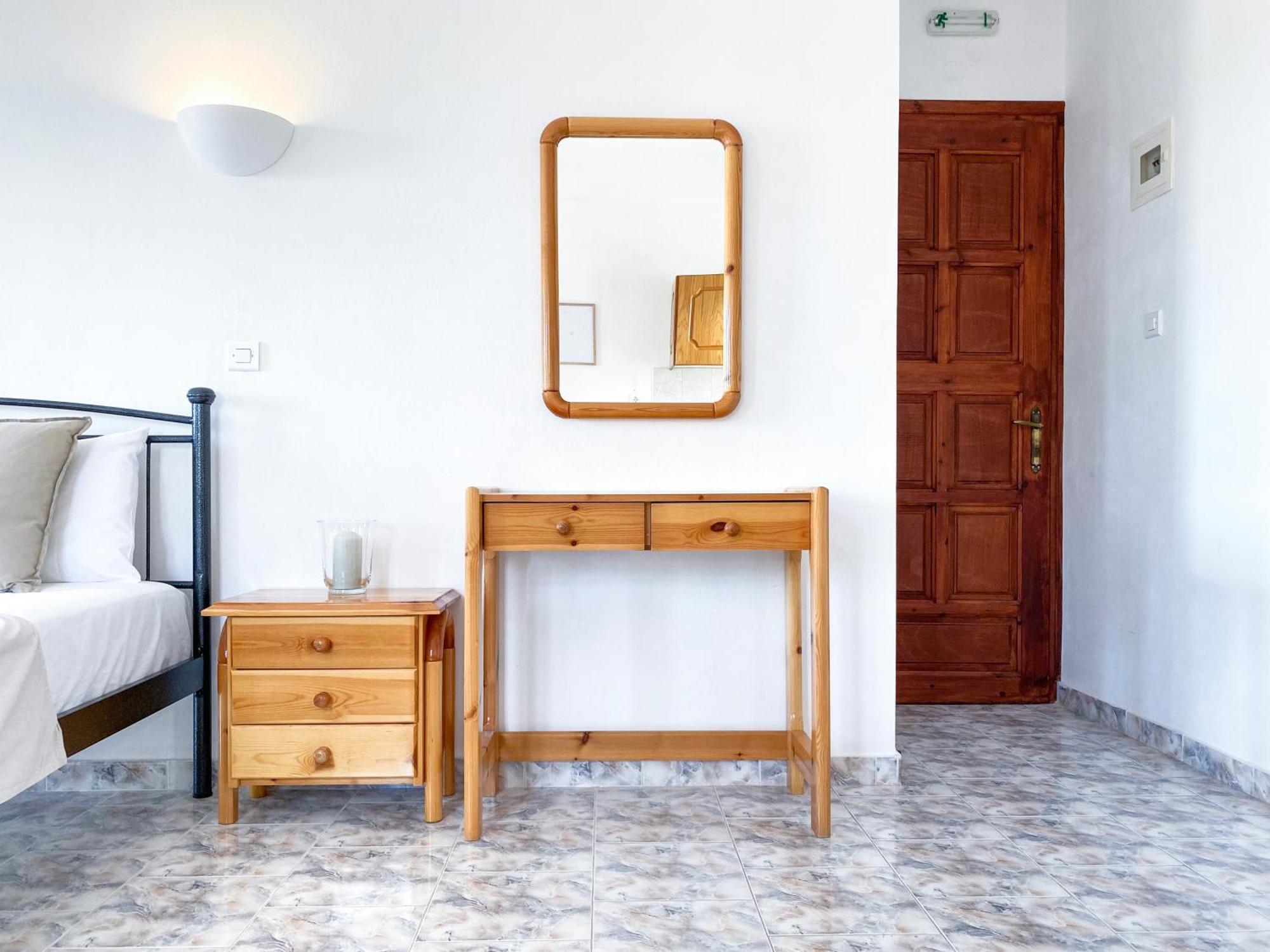 Almyra Villa Perissa  Room photo